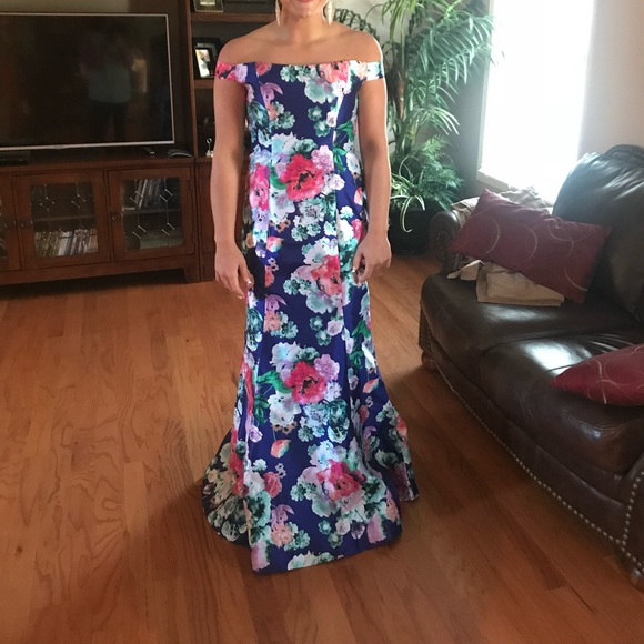 Prom Dress - Picture 4 of 4